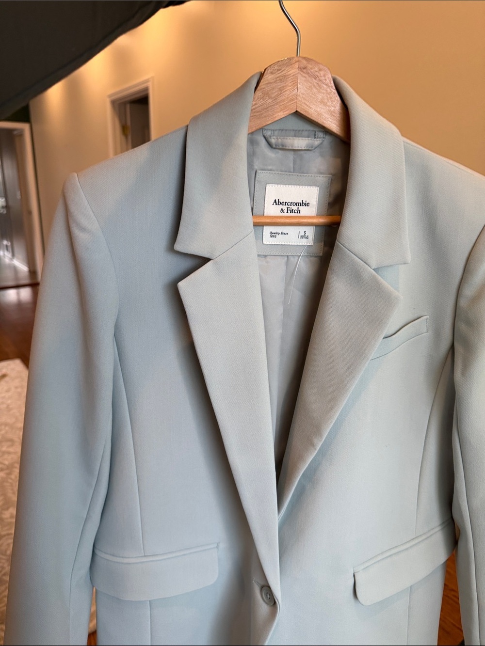 Abercrombie & Fitch Women's Single-Button Blazer - Picture 7 of 7